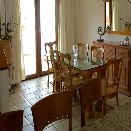 Ona Beverly Hills Aparthotel 4*