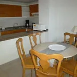 Ona Beverly Hills מלון דירות 4*