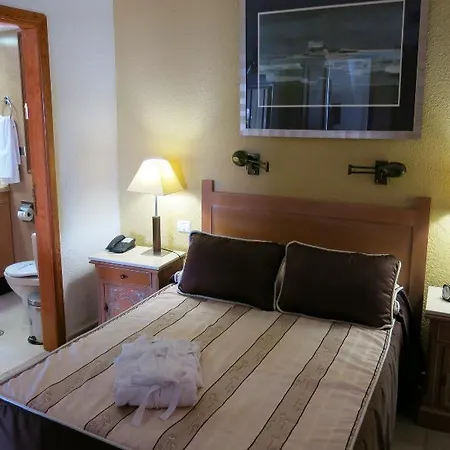 Aparthotel Beverly Hills - Excel & Los Cristianos (Tenerife)