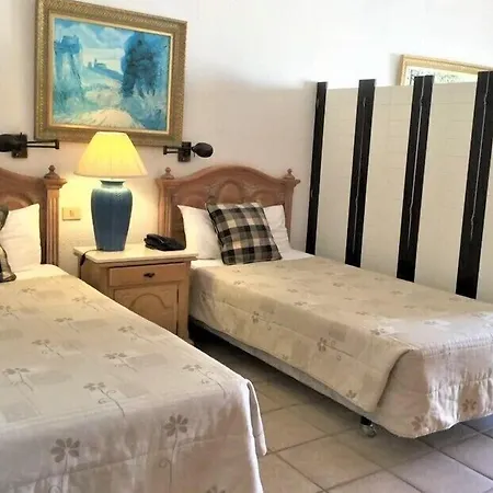 Ona Beverly Hills Apartahotel 4*