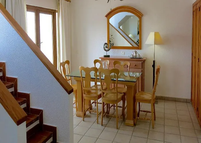 Ona Beverly Hills מלון דירות 4*