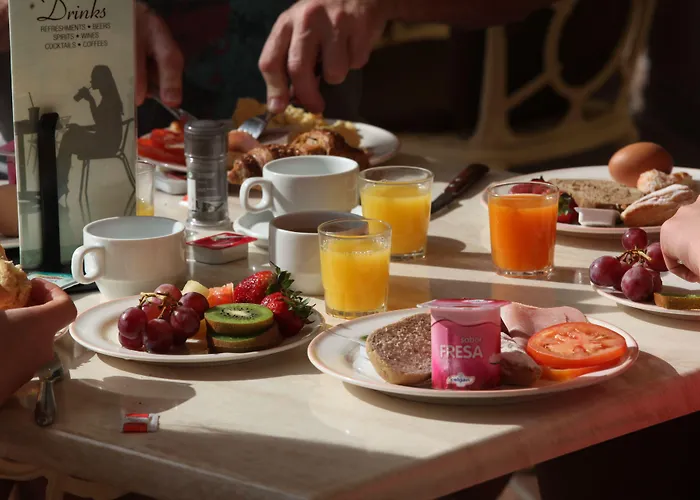 מלון דירות Ona Beverly Hills 4*