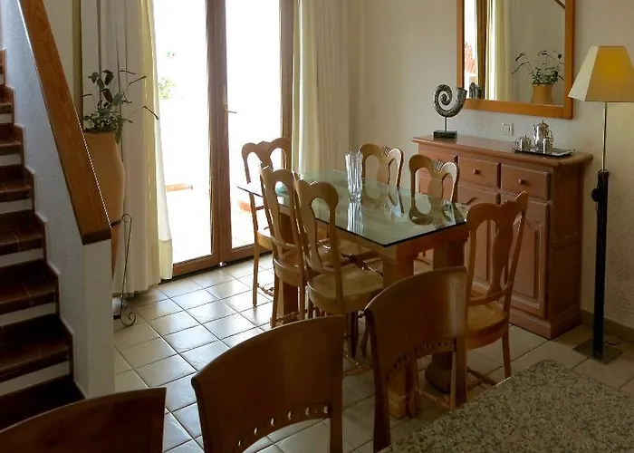 Ona Beverly Hills Aparthotel 4*